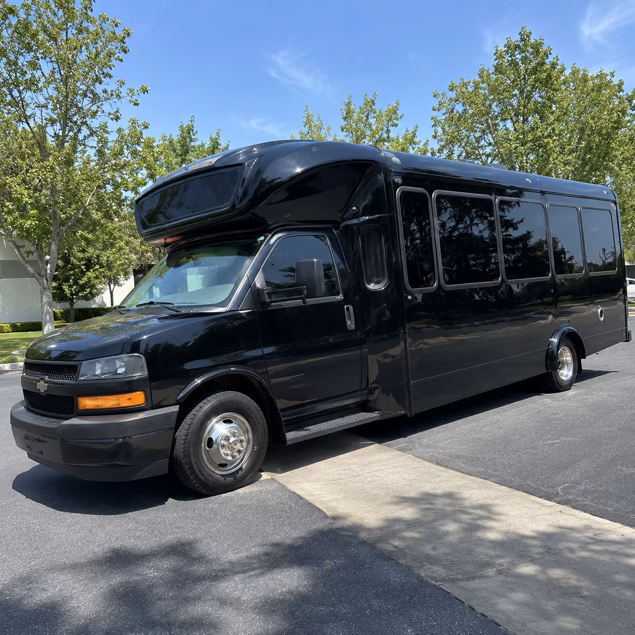 diamond bar 15 passenger party bus