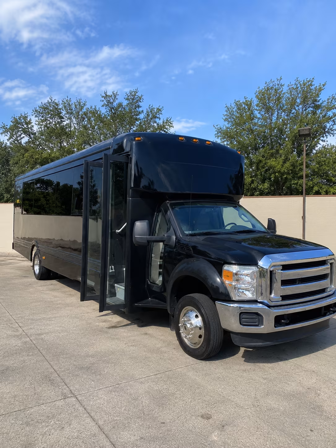 diamond bar 20 passenger party bus