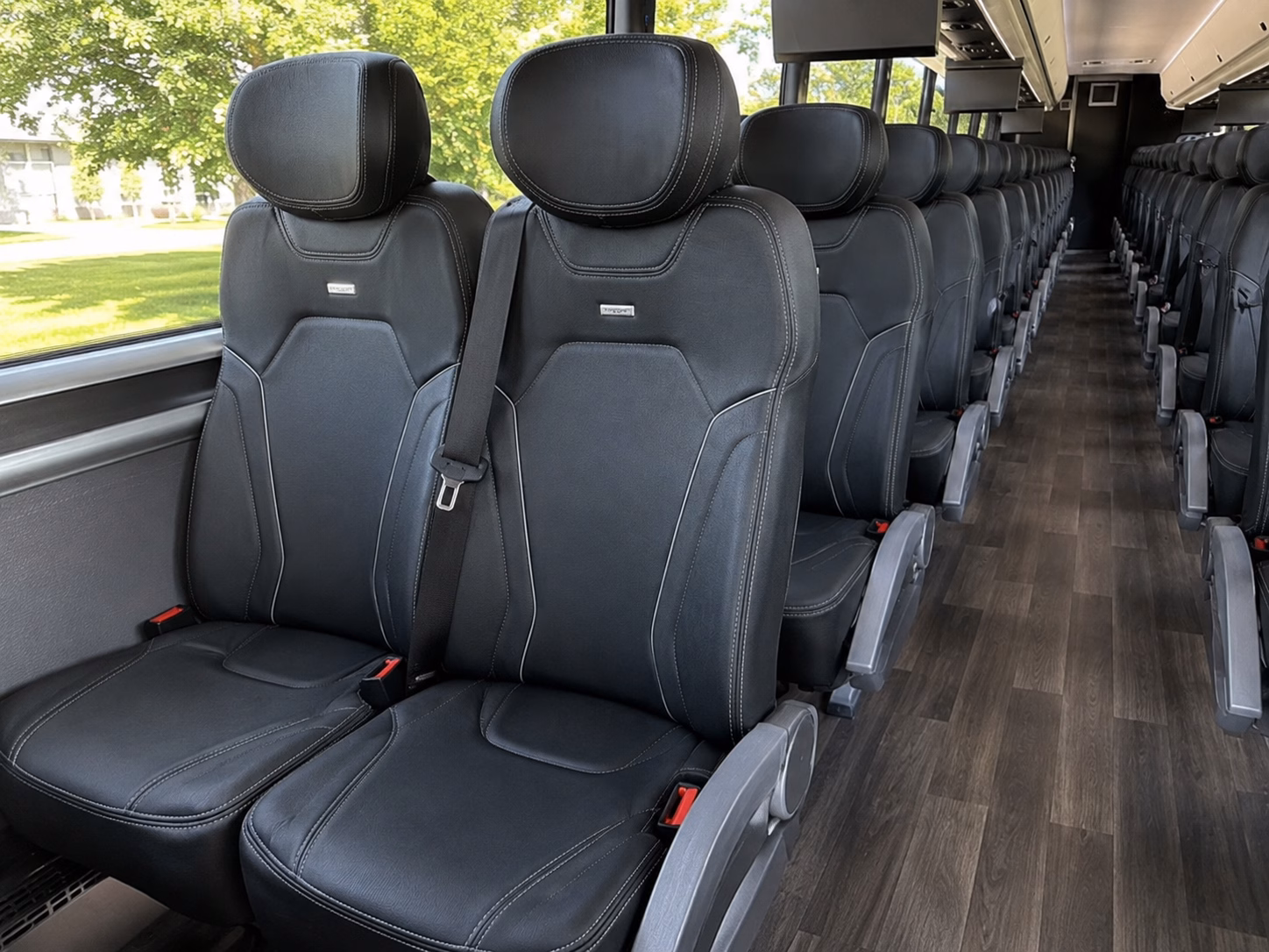 skip the 57 60 split stress let a bus handle the drive to temecula wine country